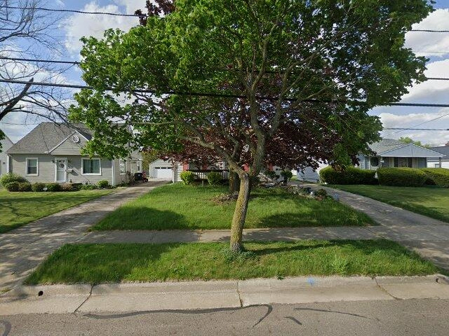 House image located at Akron, OH 44312