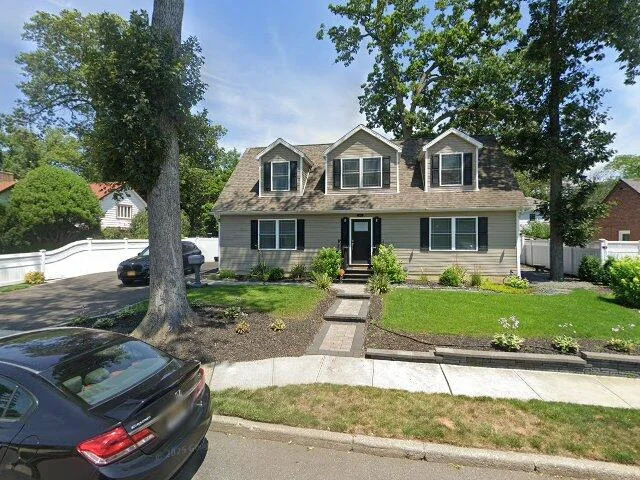 House image located at Freeport, NY 11520