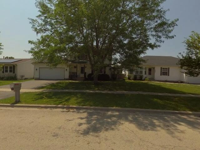 House image located at Sycamore, IL 60178