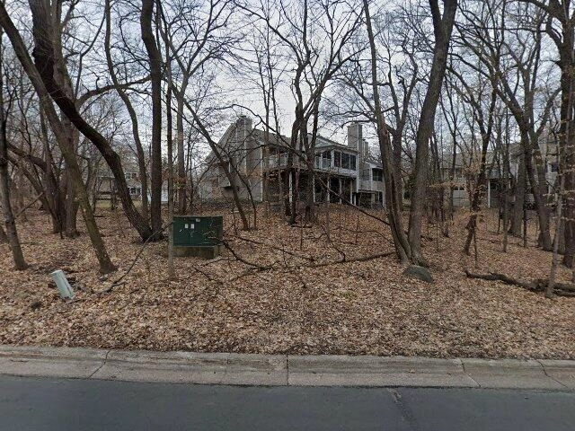 House image located at Eden Prairie, MN 55344