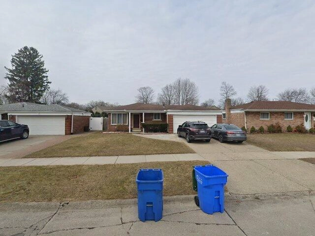 House image located at Warren, MI 48092