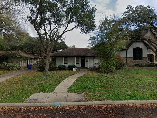 House image located at Houston, TX 77027
