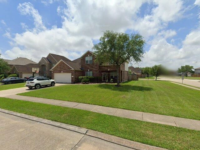 House image located at League City, TX 77573