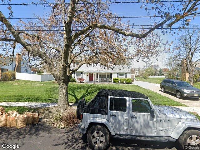 House image located at Riverton, NJ 08077