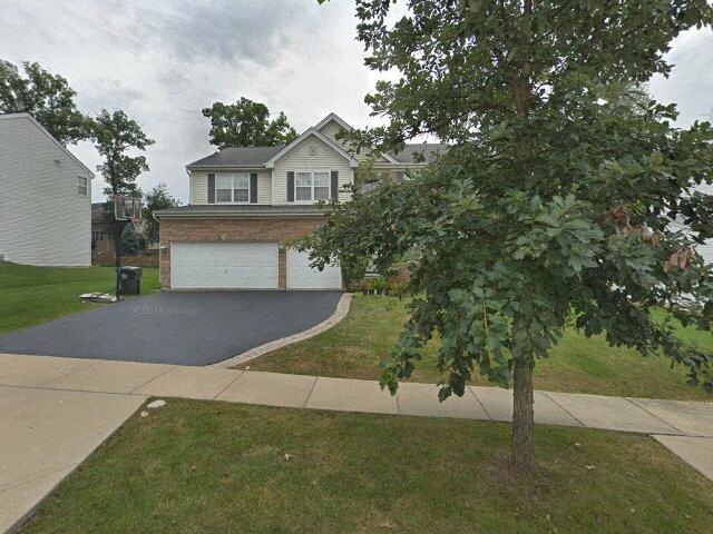 House image located at Carpentersville, IL 60110