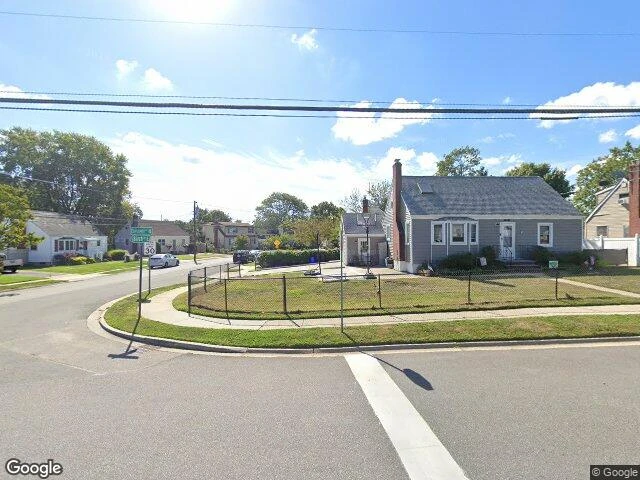 House image located at Farmingdale, NY 11735