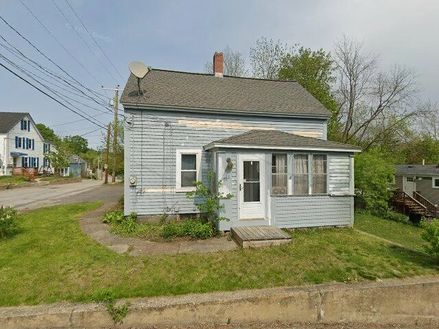 House image located at Farmington, NH 03835