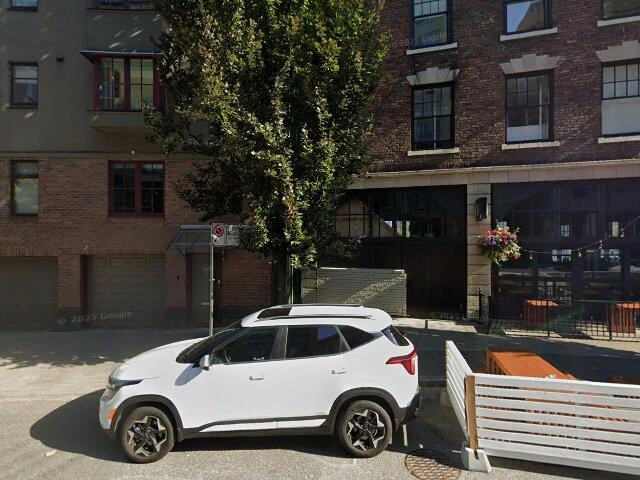 House image located at Newark, NJ 07106
