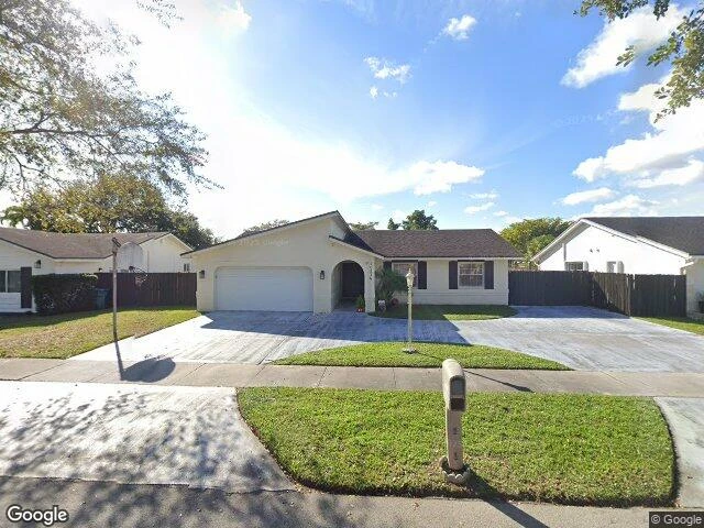 House image located at Miami, FL 33186