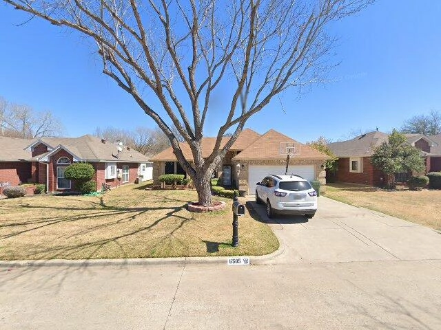 House image located at Arlington, TX 76001