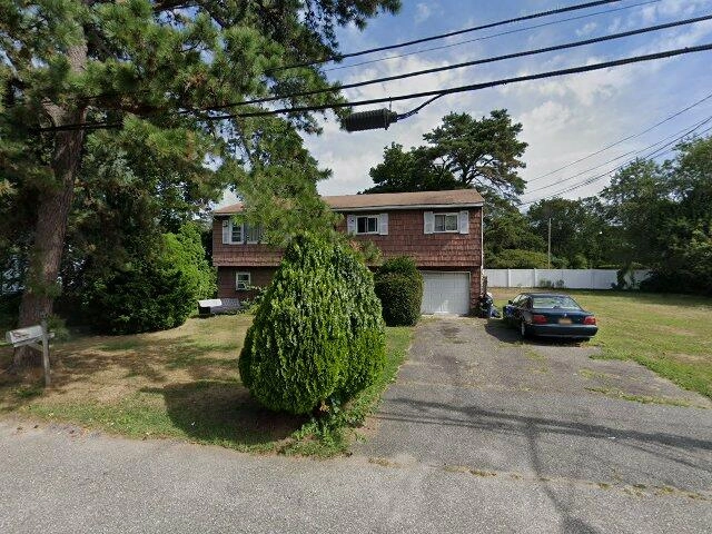 House image located at West Babylon, NY 11704