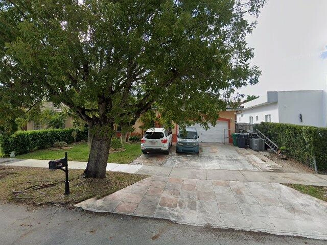 House image located at Miami, FL 33196