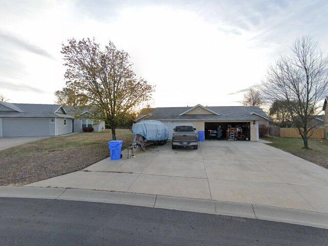 House image located at Tonganoxie, KS 66086