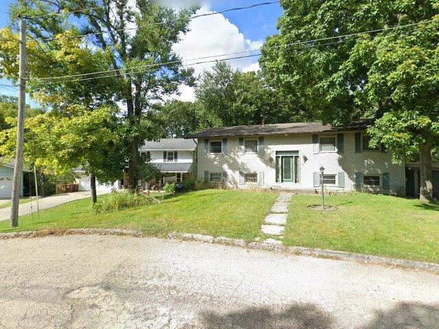 House image located at Freeport, IL 61032