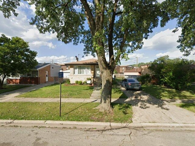 House image located at Alsip, IL 60803
