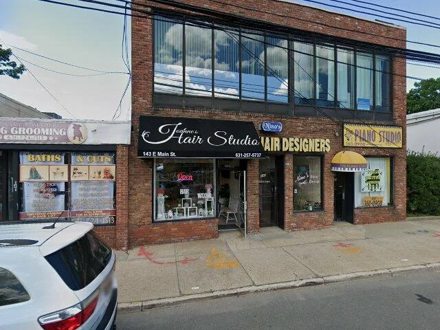 House image located at Smithtown, NY 11787