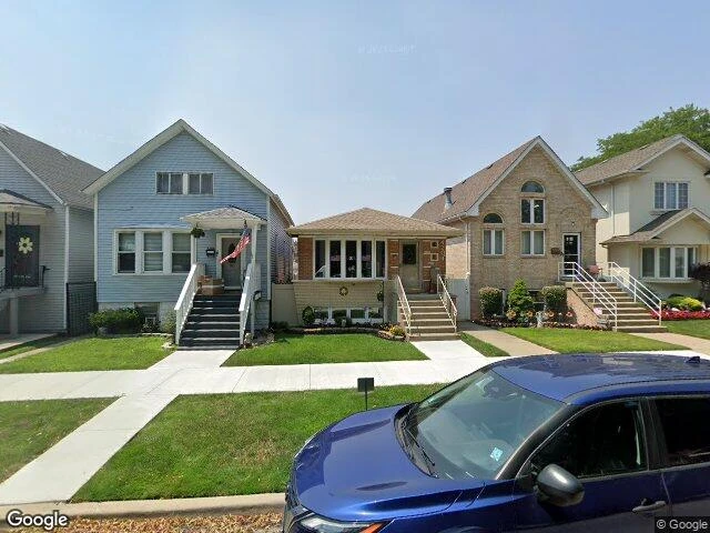 House image located at Chicago, IL 60609