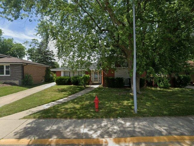 House image located at South Holland, IL 60473