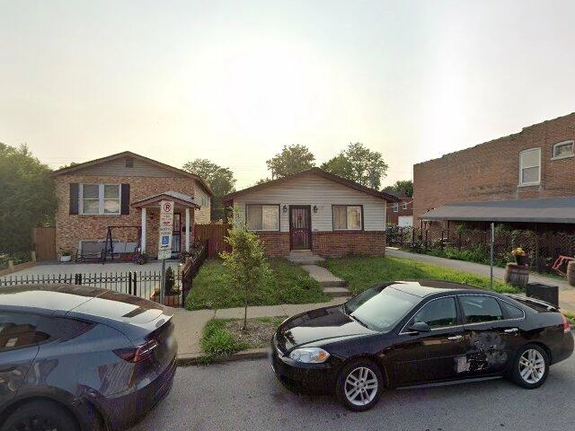 House image located at Saint Louis, MO 63116