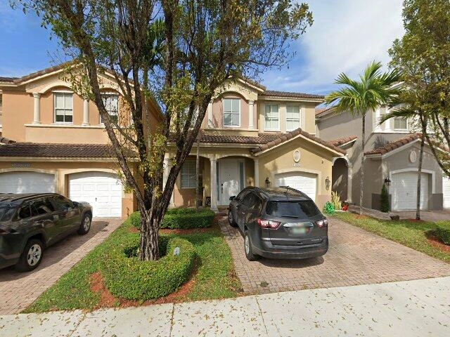 House image located at Miami, FL 33178