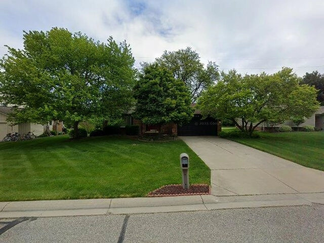 House image located at Rochester, MI 48307