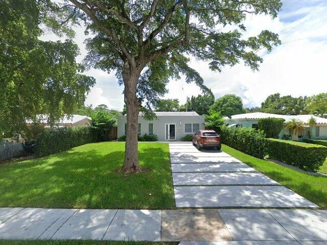 House image located at Miami, FL 33162
