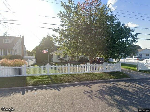 House image located at West Islip, NY 11795