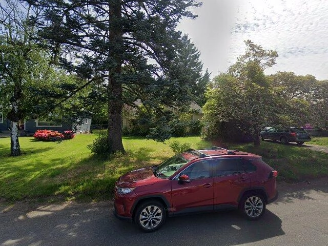 House image located at Portland, OR 97216