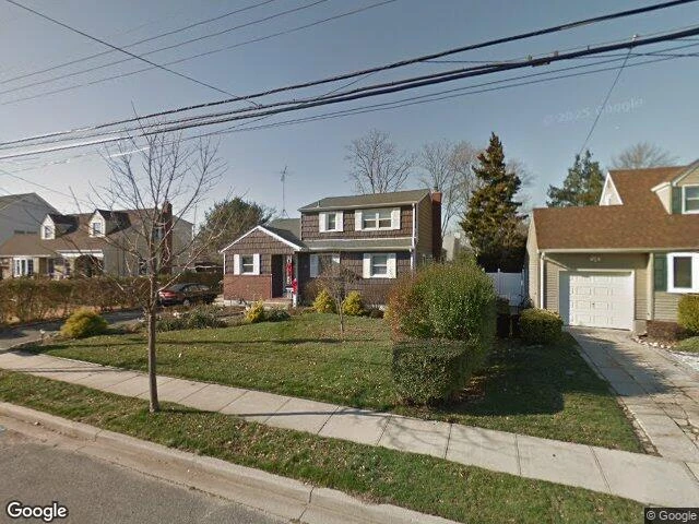 House image located at Massapequa Park, NY 11762