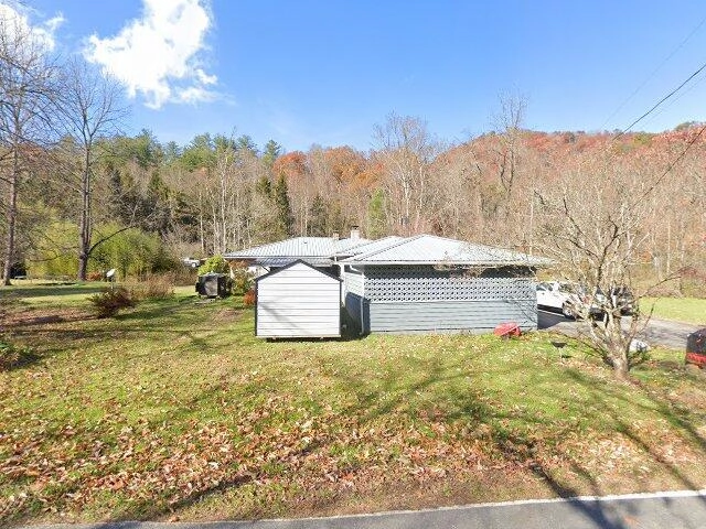 House image located at Robbinsville, NC 28771