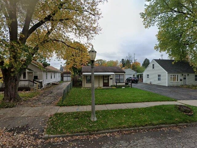 House image located at Lansing, MI 48910