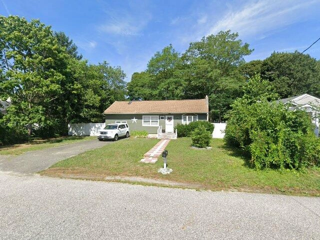 House image located at Holbrook, NY 11741