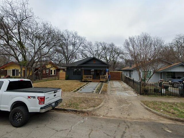 House image located at Dallas, TX 75208