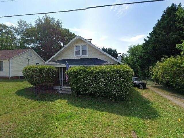 House image located at Hickory, NC 28601