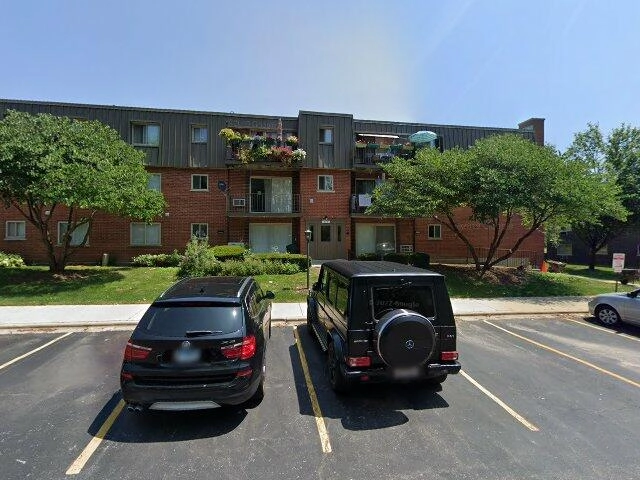 House image located at Wheeling, IL 60090