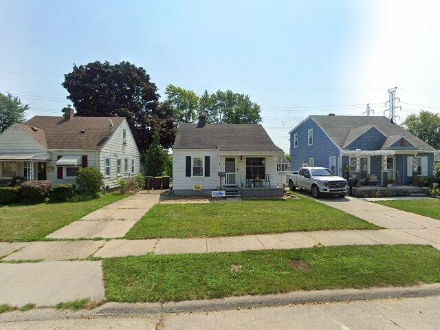 House image located at Trenton, MI 48183