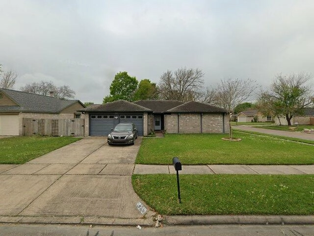 House image located at La Porte, TX 77571