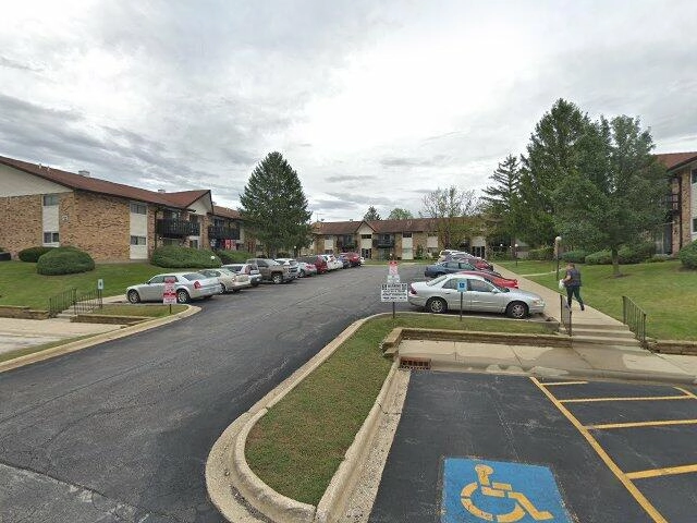 House image located at Willowbrook, IL 60527