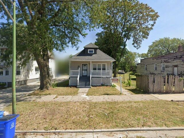 House image located at Chicago, IL 60643