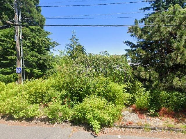 House image located at Portland, OR 97219