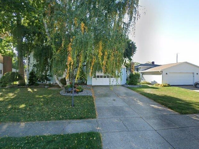 House image located at Huron, OH 44839