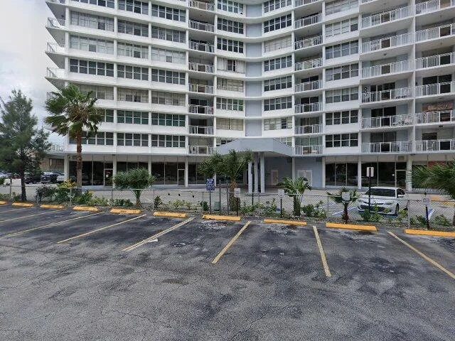 House image located at Hallandale, FL 33009