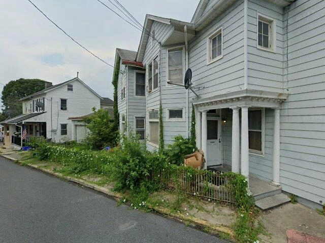 House image located at Catasauqua, PA 18032