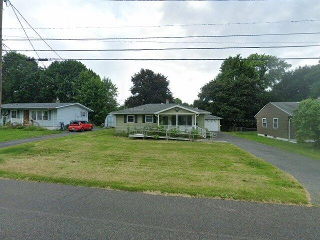 House image located at Newark, NY 14513