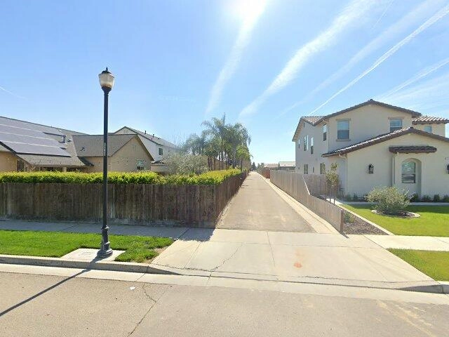 House image located at Kingsburg, CA 93631