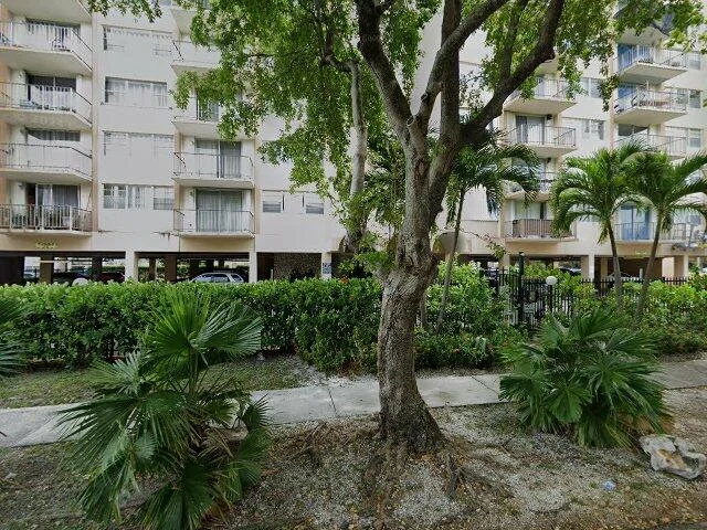 House image located at Miami, FL 33161