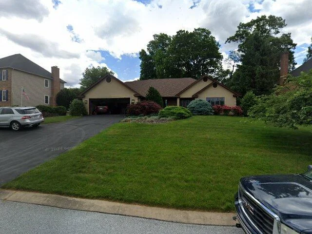 House image located at York, PA 17402