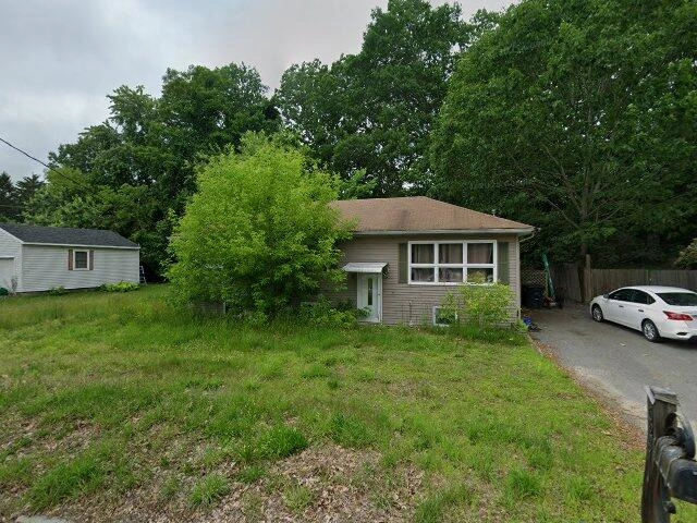 House image located at Nashua, NH 03060