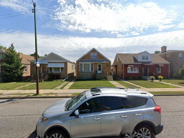 House image located at Chicago, IL 60630