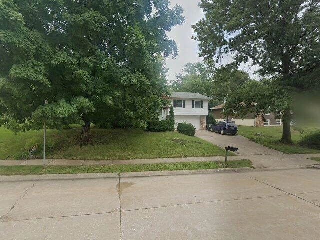 House image located at Davenport, IA 52806